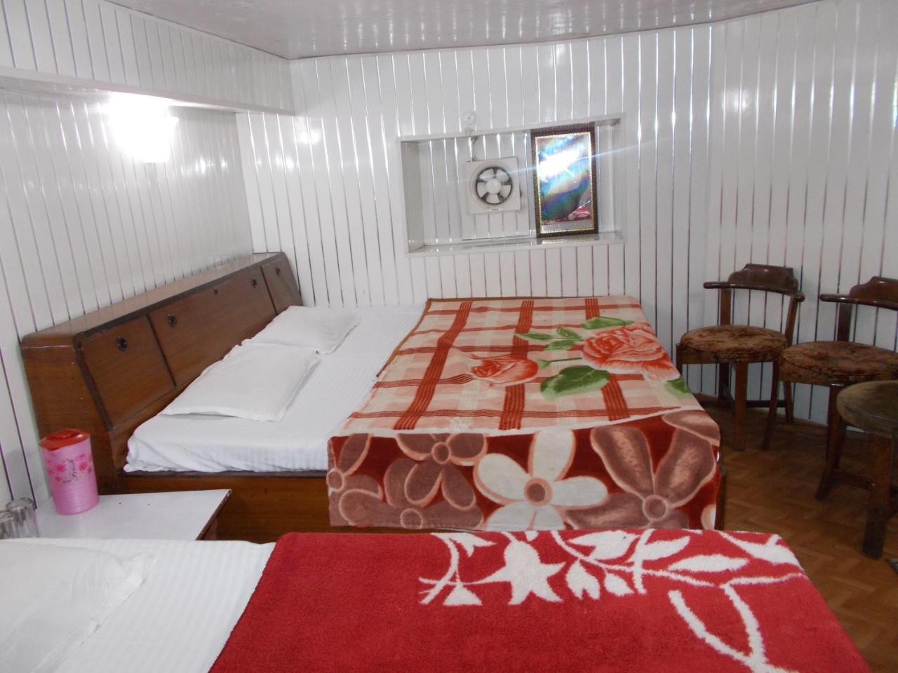 Hotel Darpan Nainital Buitenkant foto
