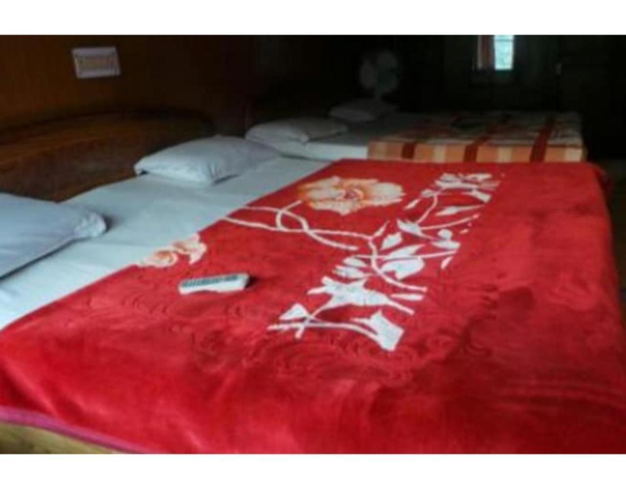 Hotel Darpan Nainital Buitenkant foto
